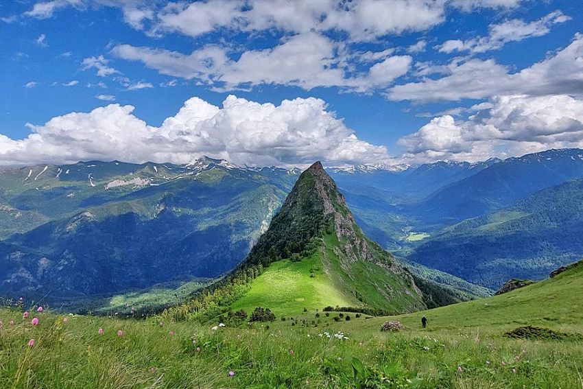 Горный лагерь в Дамхурце